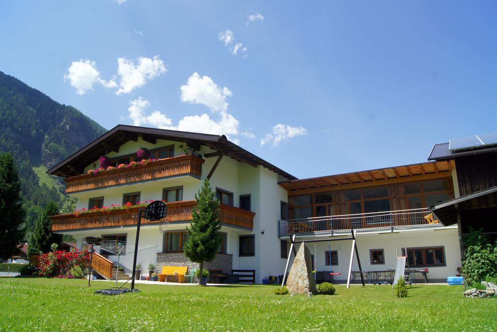 Apartments Bauernhof Dismasn Hof Längenfeld Екстериор снимка