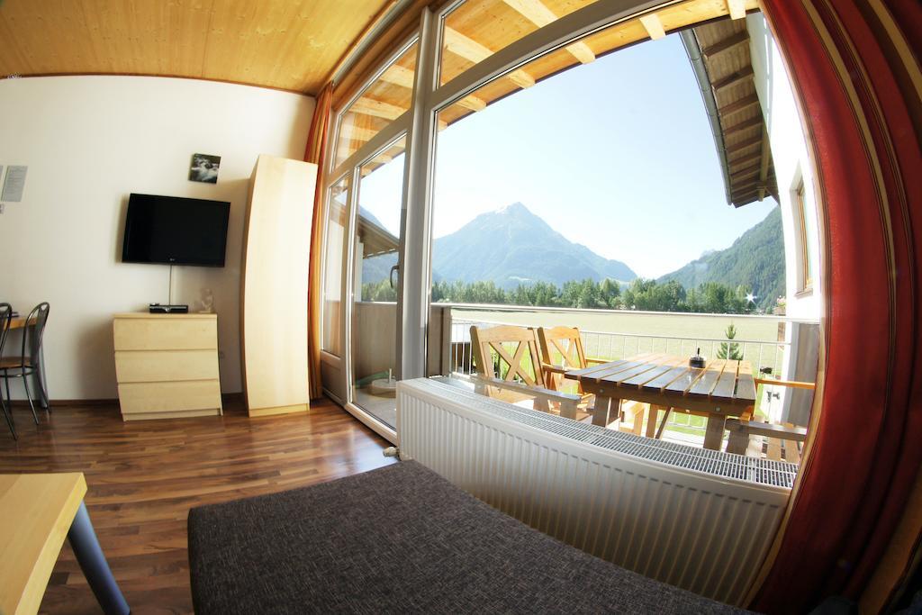 Apartments Bauernhof Dismasn Hof Längenfeld Стая снимка